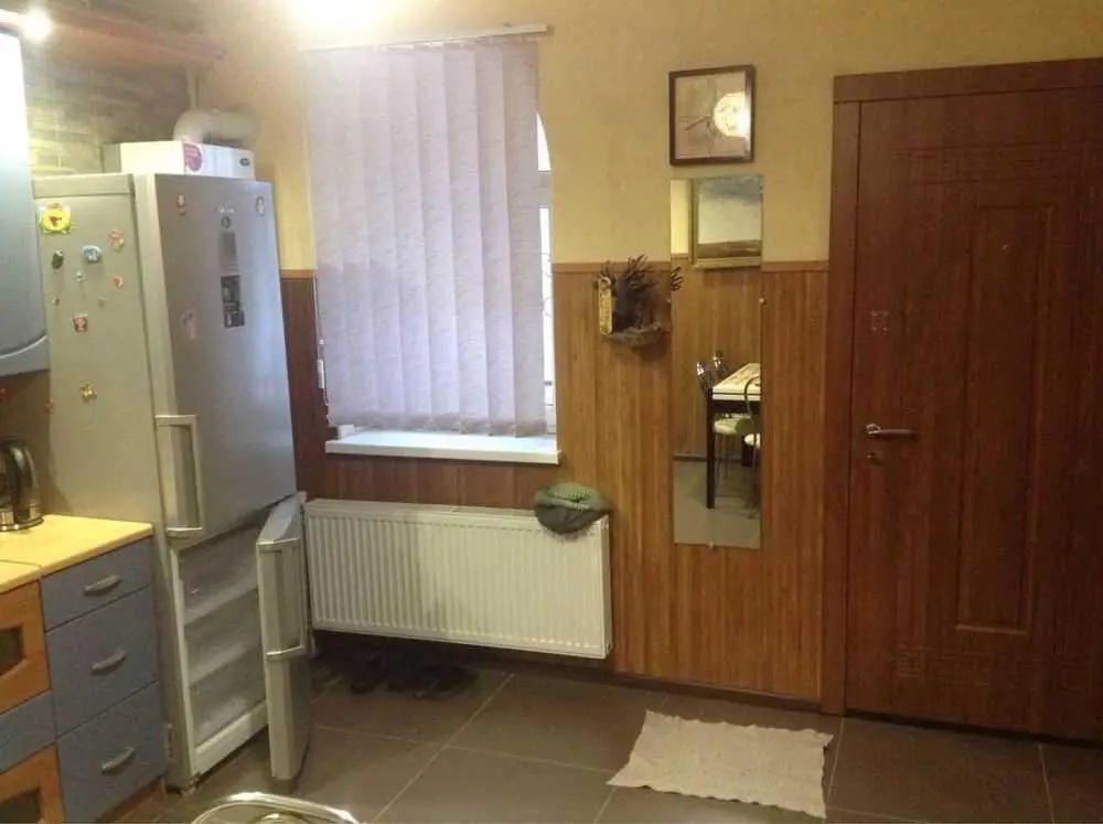 Просторий  двоповерховий будинок на Подолі