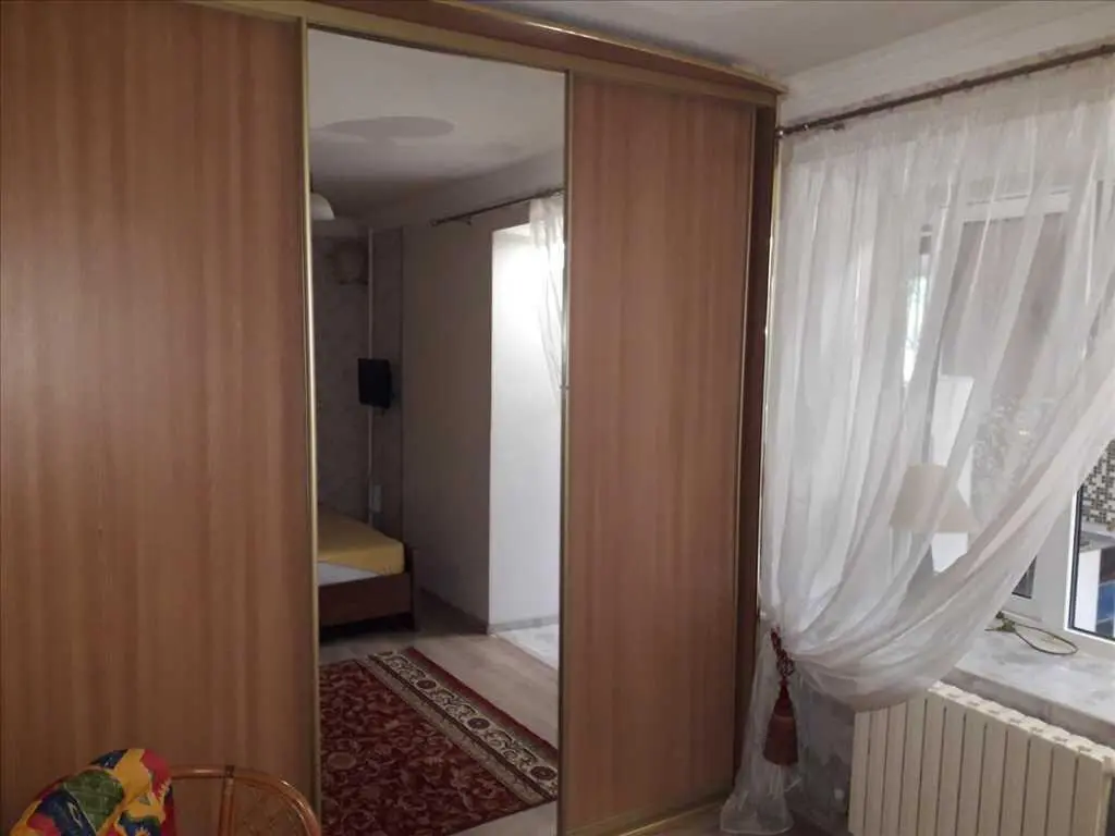 Універсальна трикімнатна квартира. 