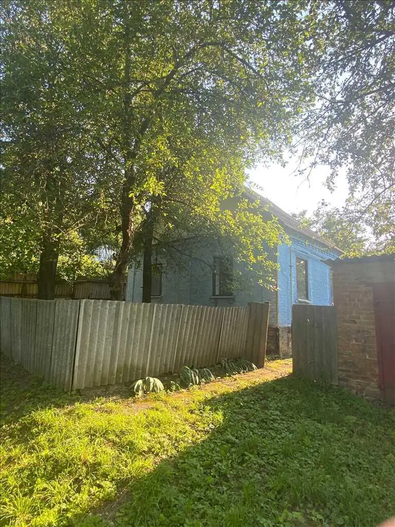 Окремий будинок у районі Очеретянки з окремим двором