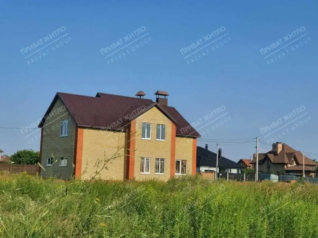 Будинок  в новому  сучасному котеджному районі 