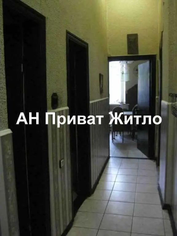 Простора 3-кімнатна квартира з видом на Корпусний парк